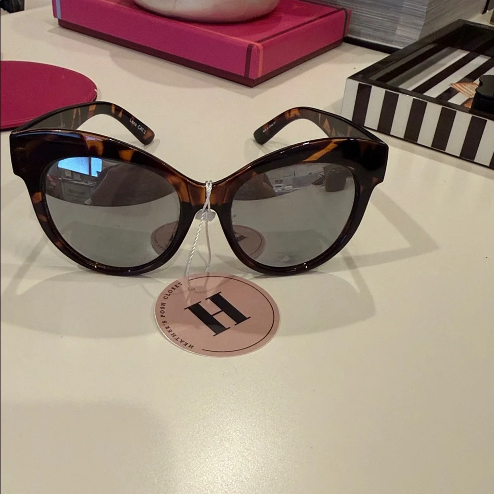 Quay Australia Brown Sunglasses - Picture 1 of 5
